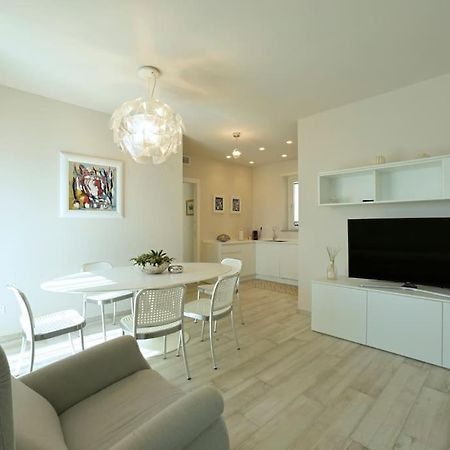 Luxury Apartament Con Garage Vista Mare Alassio Per 6 Persone Buitenkant foto