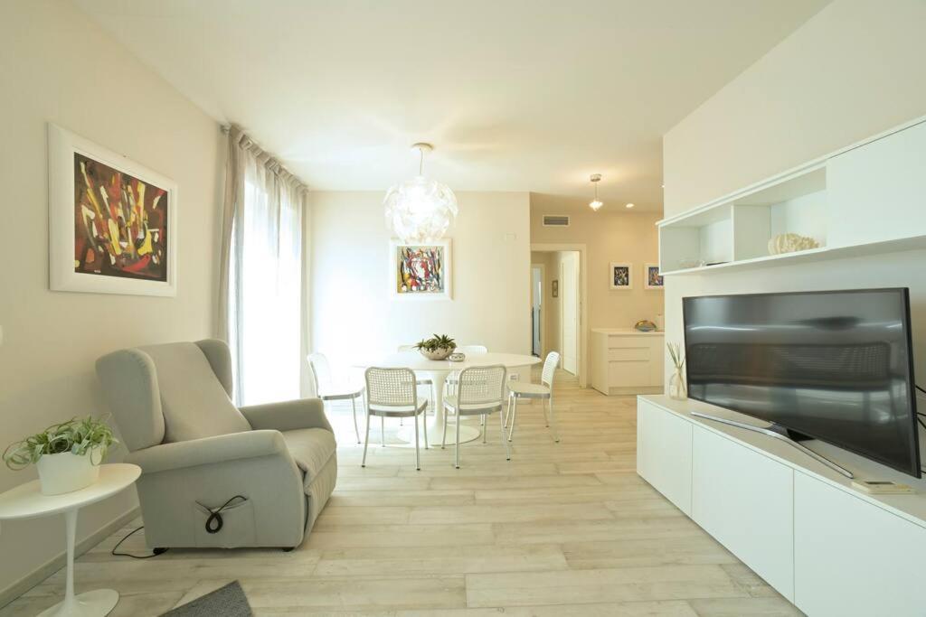 Luxury Apartament Con Garage Vista Mare Alassio Per 6 Persone Buitenkant foto
