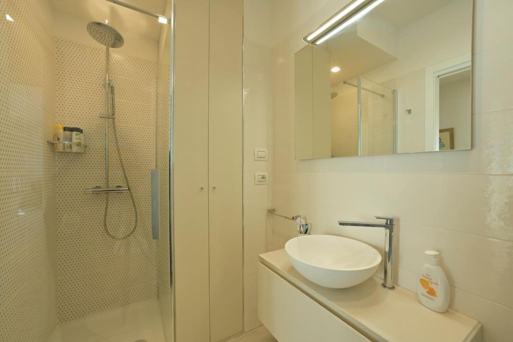 Luxury Apartament Con Garage Vista Mare Alassio Per 6 Persone Buitenkant foto