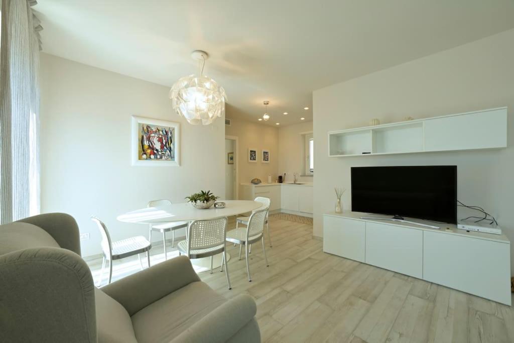Luxury Apartament Con Garage Vista Mare Alassio Per 6 Persone Buitenkant foto